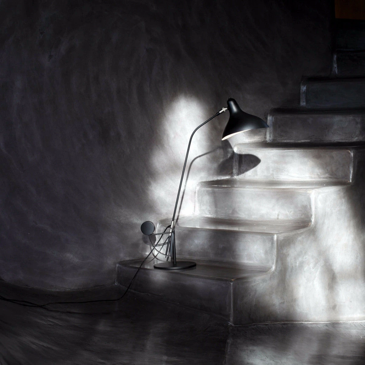 Mantis BS3 BL Table Lamp - Image 3